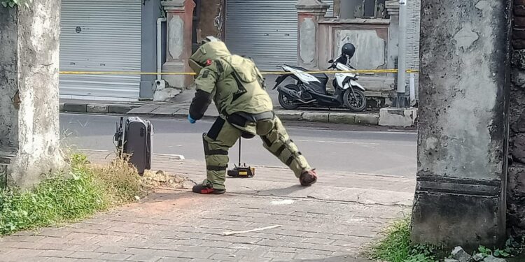 Koper Tak Bertuan Di Penarungan Polda Bali Pastikan Tidak Ada Barang Berbahaya