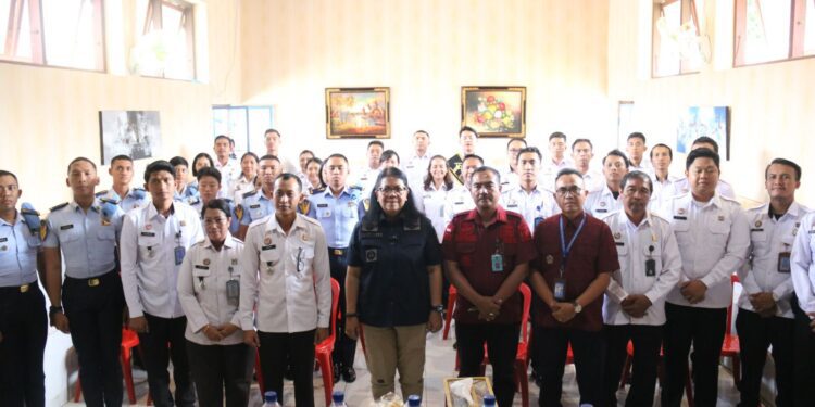 Kakanwil Kemenkumham Bali Berikan Pengarahan Dan Penguatan Di Jajaran ASN Rutan Klungkung