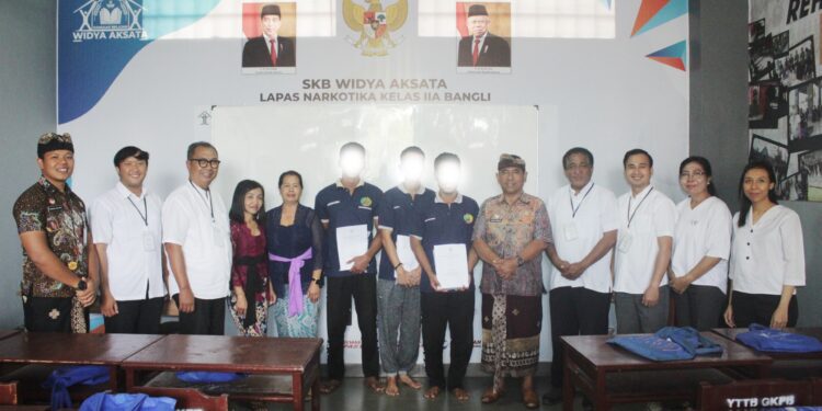 Sebanyak 27 Warga Binaan Lapas Narkotika Bangli Terima Rapot Dan Naik Ke Kelas XI