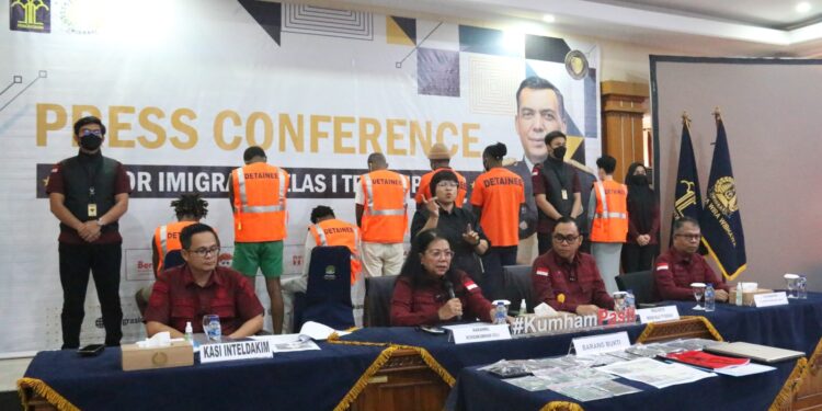 Overstay Dan Tidak Punya Dokumen Keimigrasian, Imigrasi Bali Amankan 7 WNA Nigeria Dan 1 WNA Rusia