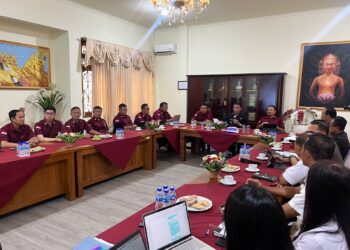 TIM HARMONISASI PERATURAN PER-UU-AN KANWIL KEMENKUMHAM BALI FASILITASI HARMONISASI RANPERBUP BULELENG