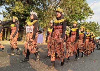 Gerak Jalan Umum Dan Di Ikuti Sekolahan SD,SMP,SMA Se Kecamatan Dlanggu