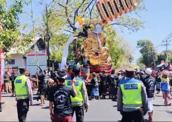 Wujudkan Keamanan Dan Kelancaran Upacara Ngaben  Masal Anggota Polsek Kubu Giat Pengamanan