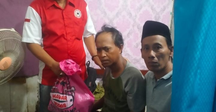 Amanah Bos Dermawan, Ormas ALDERA Distribusikan Sembako Untuk Warga