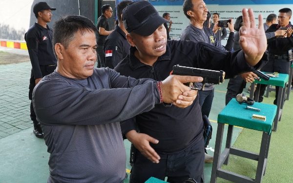 Kanwil Kemenkumham Bali Gelar Latihan Menembak