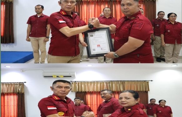 PELEPASAN PEGAWAI LAPAS KEROBOKAN DIWARNAI SUASANA HARU