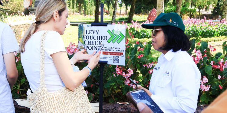 Dispar Bali Lakukan Pengecekan Pungutan Wisatawan Asing di DTW Ulun Danu Beratan