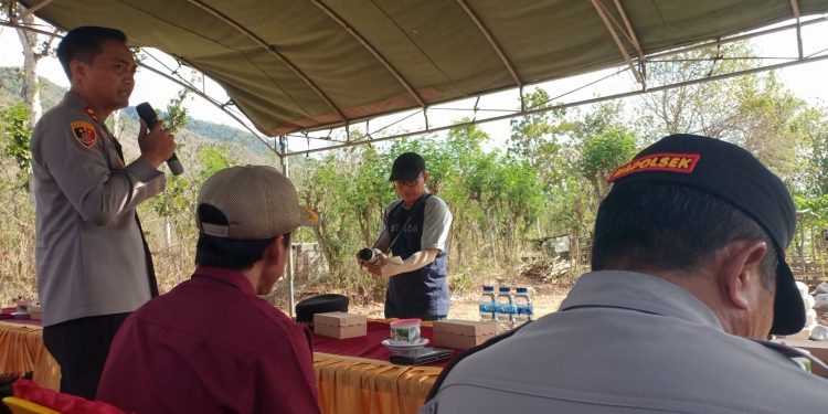 Kapolres Buleleng Gelar Jumat Curhat Di Desa Gerokgak