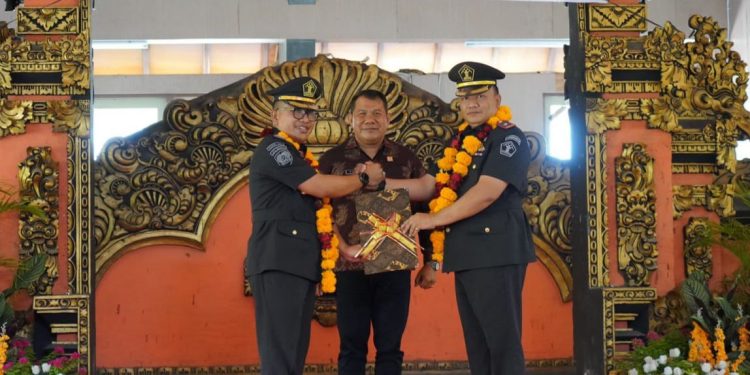 TONGKAT ESTAFET KEPEMIMPINAN LAPAS SINGARAJA RESMI BERGANTI