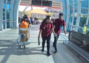 RUDENIM DENPASAR DEPORTASI PRIA RUSIA YANG SALAHI ATURAN ITAS