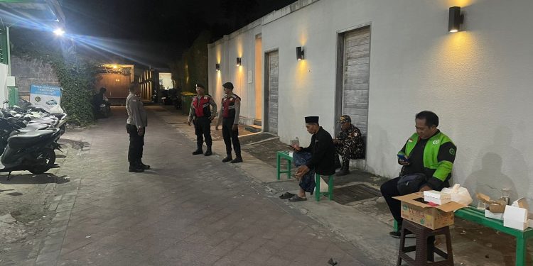 Personel Polsek Kuta Utara Amankan Perayaan Maulid Nabi 1446 Hijriah