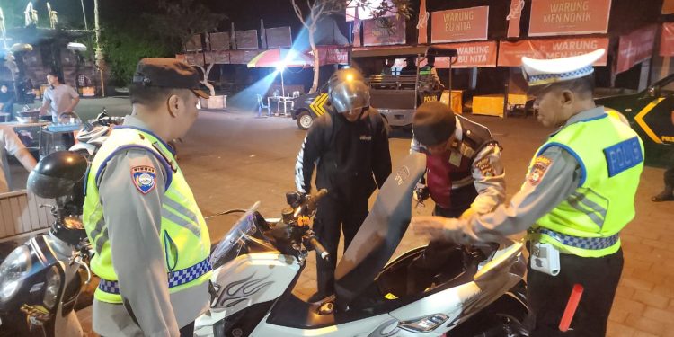 Secara Rutin Polsek Mengwi Laksanakan Kegiatan Atensi Malam Minggu