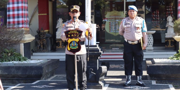 Pimpin Apel Jam Pimpinan Kapolres Badung Jabarkan Arahan Presiden Republik Indonesia