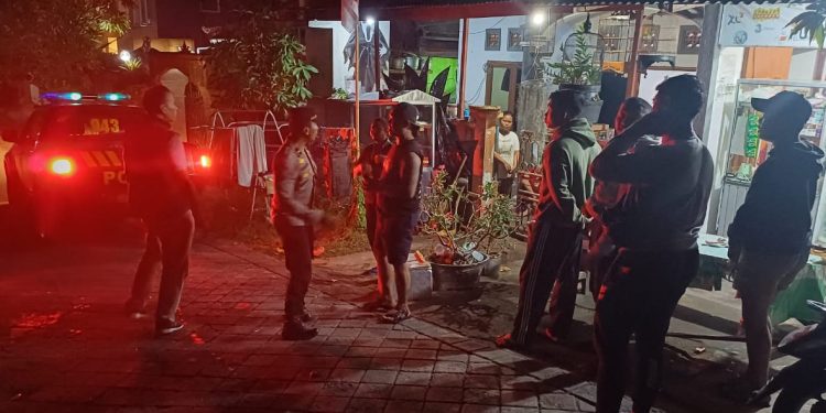 Susuri Jalan Mudu Taki Polsek Kuta Utara Blue Light Patrol Temui Tongkrongan Anak Muda