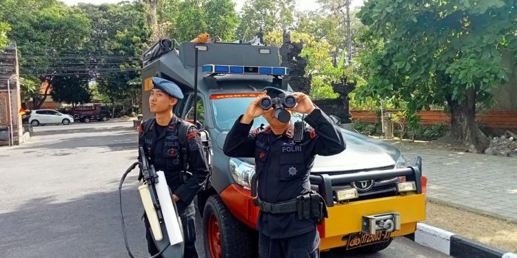 Pasukan Anti Drone Siaga Di Kantor KPU Bali