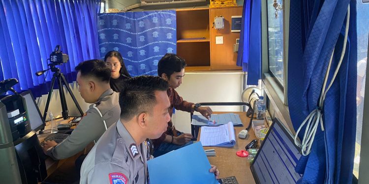Berikan Pelayanan Prima Satlantas Polres Badung Gelar SIM Keliling