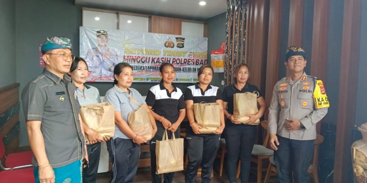 Kapolres AKBP Teguh Gelar Minggu Kasih Bersama Petugas Kebersihan Desa Getasan
