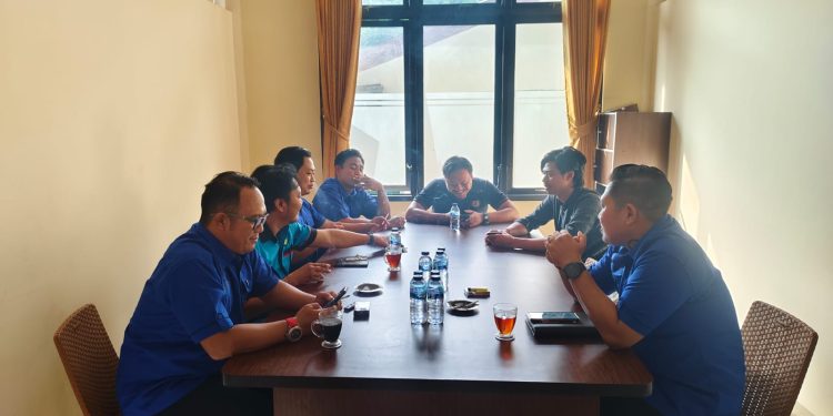 Kasat Resnarkoba Polres Karangasem Pimpin Anev Rutin Bersama Anggota