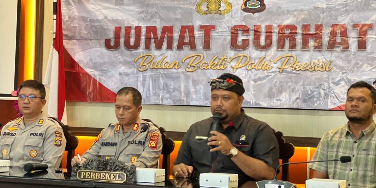 Polda Bali Laksanakan Jumat Curhat Bertempat Di Kantor Desa Ketewel