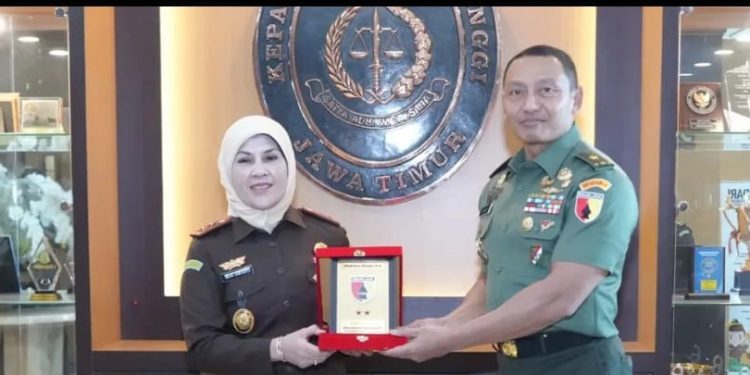 TNI Dan Kejaksaan Bersinergi Perkuatan Penegakan Hukum di Jawa Timur