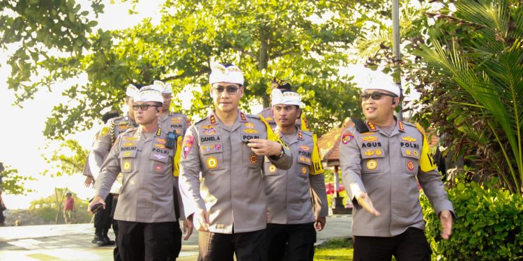 Simakrana Di Tanah Lot Masyarakat Dukung Program Kapolda Bali