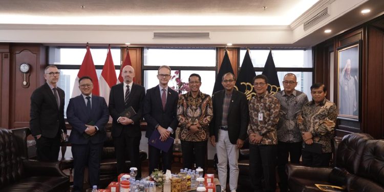 Menteri Hukum Terima Kunjungan Kehormatan Dubes Inggris Jajaki Kerja Sama Hukum