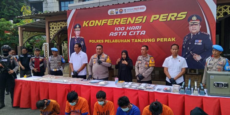 Grebek Bunker Kampung Narkoba Jalan Kunti, Polisi Sita 1 Kg Sabu Dan Uang Tunai 230 Juta