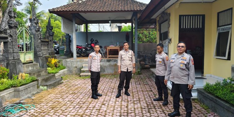 Satgas Preventif Polres Karangasem Amankan Kantor Bawaslu dalam Pilkada Serentak 2024 Tahap Rekapitulasi Suara