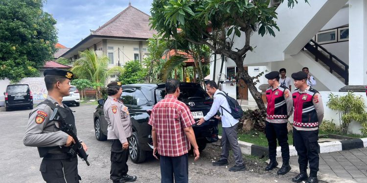 Pemungutan Suara Ulang, Polda Bali Kawal 460 Lembar Surat Suara ke KPU Kabupaten Gianyar