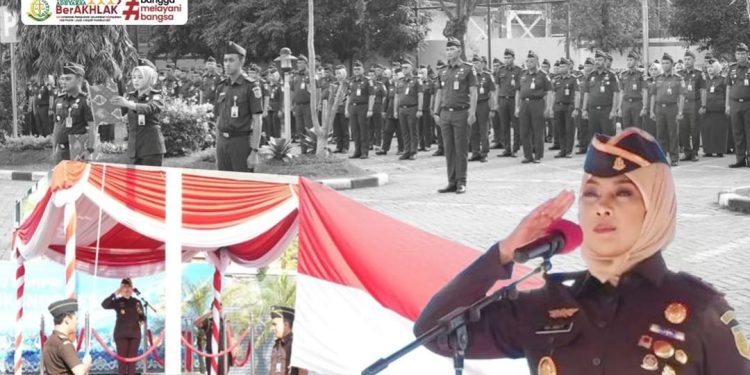 Dirgahayu KORPRI ke 53, Kajati Jatim Mia Amiati Jadi Inspektur Upacara