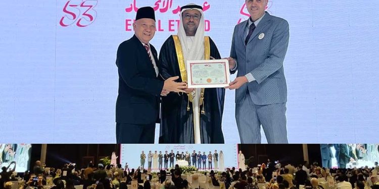 Pemberian Penghargaan International Certificate Hiasi Perayaan Hari Nasional Uni Emirat Arab Di Jakarta