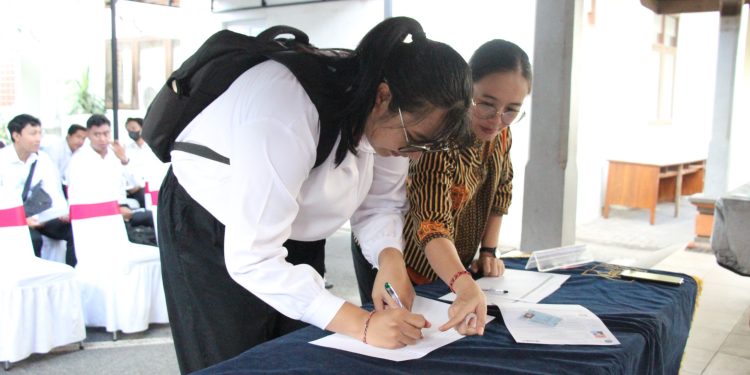 Persaingan Ketat, Puluhan Calon Pranata Komputer Unjuk Kebolehan pada SKB Praktik Kerja CPNS Kemenkumham Bali