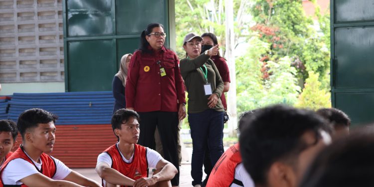 Hujan Tak Redam Semangat Peserta SKB Kesamaptaan Kemenkumham Bali Hari Ketiga