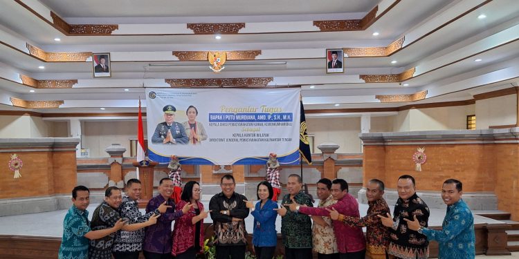 Kalapas Dan Ketua DWP Lapas Tabanan Hadiri Acara Pengantar Tugas Kadivpas Dan Ketua PIPAS Bali