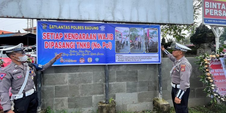 Sosialisasi Larangan Knalpot Brong, Polisi Gunakan Spanduk Sebagai Sarana Informasi