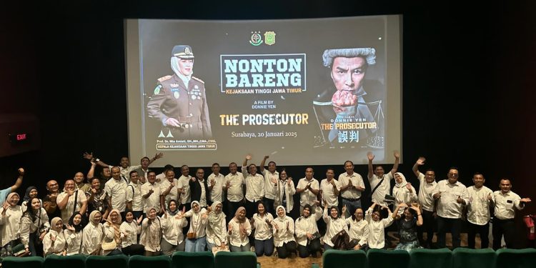 Kajati Jatim Mia Amiati Memupuk Solidaritas dan Soliditas Dengan Nobar Film The Prosecutor
