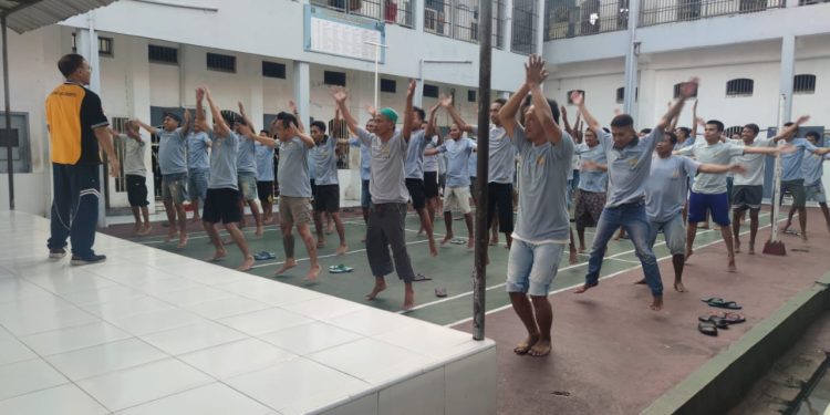 WBP LAPAS MOJOKERTO ANTUSIAS IKUTI GIAT PEMBINAAN SENAM SEHAT