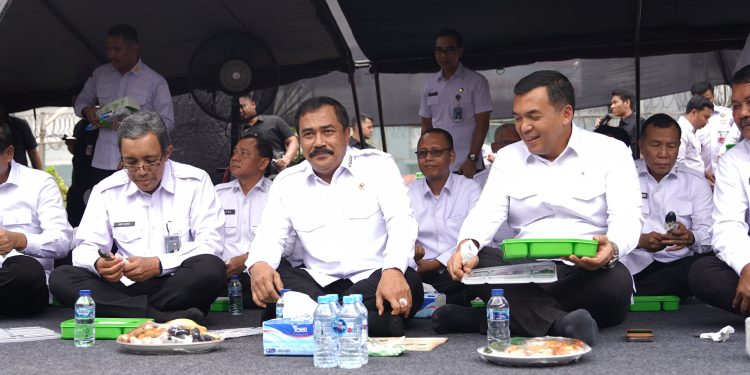 Menteri Imipas Makan Bersama Warga Binaan Rutan Cipinang
