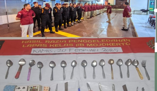 Pastikan Kondisi Kamar Hunian Aman dan Kondusif, Jajaran Lapas Mojokerto Gelar Razia