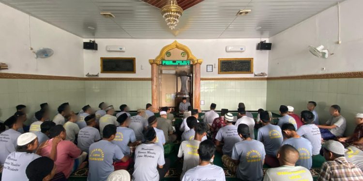 Mendulang Ilmu Di Bulan Ramadan, Pengajian KitabNailul Rojadi Lapas Mojokerto
