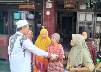 Keluarga Besar H. Niman Berbagi Beras Untuk Kaum Dhuafa D Bulan Suci Ramadan