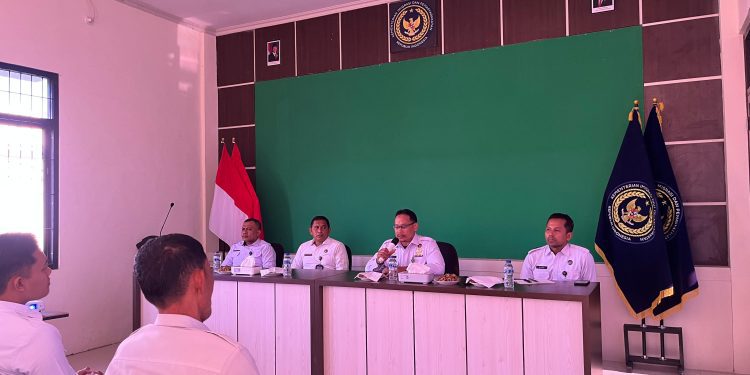 Budi Setyo Prabowo Karutan Bangkalan Pimpin Langsung Rapat Dinas
