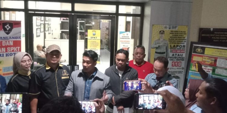 Didi Sungkono, S.H., M.H.: Kepala SMKN 1 Kota Kediri PERSEKUSI WARTAWAN dengan SAJAM CELURIT, Dilaporkan POLISI