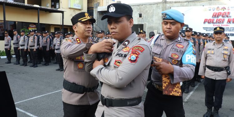 Polres Pelabuhan Tanjung Perak Dorong Polisi RW Jadi Problem Solver di Lingkungan Warga
