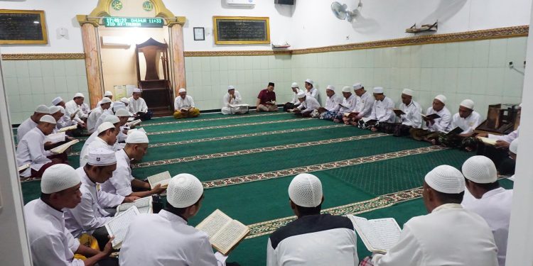 LAPAS MOJOKERTO LAKUKAN PEMBINAAN MELALUI PEMBACAAN YASIN DAN TAHLIL