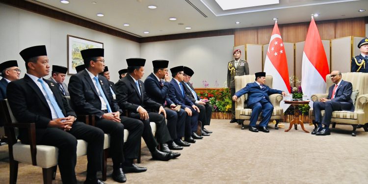 DAMPINGI PRESIDEN DALAM KUNJUNGAN KENEGARAAN, MENKUM: HARGAI KOMITMEN SINGAPURA TERKAIT PERJANJIAN EKSTRADISI