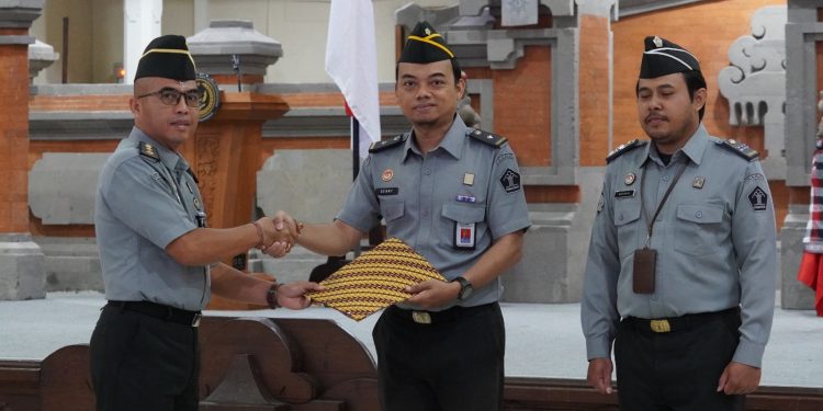 Wujudkan WBBM, Kanwil Kementerian Hukum Bali Tekankan Pelayanan Ramah, 3S (Senyum, Salam, Sapa) dan Semangat Kolaborasi Pegawai