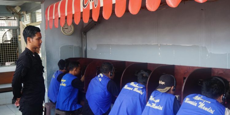 Pastikan Hak Warga Binaan Terpenuhi Lapas Mojokerto Sediakan Fasilitas Wartel Khusus untuk Warga Binaan