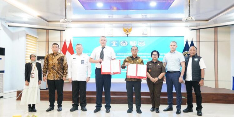 Pemerintah Indonesia Melalui Kemenkum Serahkan Alexander Vladimirovich Zverev Dalam Rangka Ekstradisi Pertama dengan Rusia