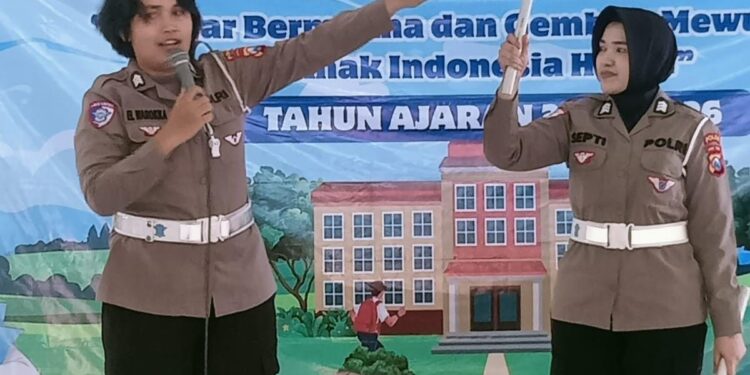 Operasi Patuh Semeru 2025 Ditlantas Polda Jatim Edukasi Pelajar Tertib Lalu Lintas.